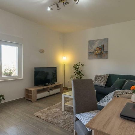 Apartment Okrug Gornji - Trogir With Sea View 外观 照片