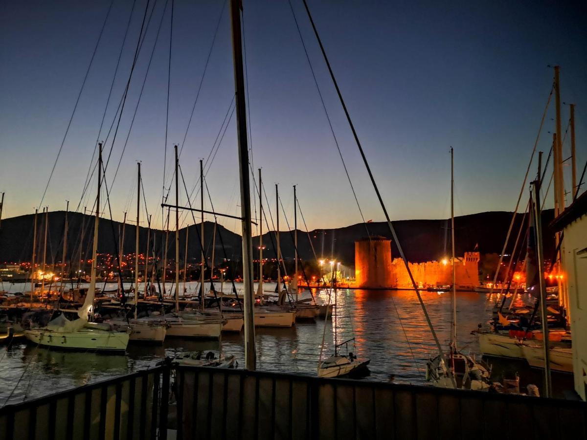 Apartment Okrug Gornji - Trogir With Sea View 外观 照片