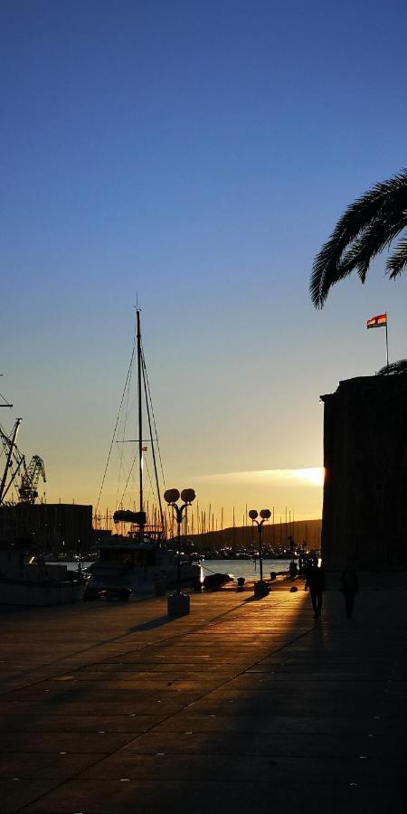 Apartment Okrug Gornji - Trogir With Sea View 外观 照片