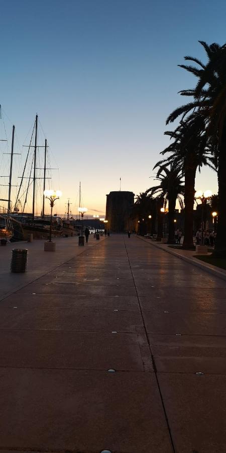 Apartment Okrug Gornji - Trogir With Sea View 外观 照片