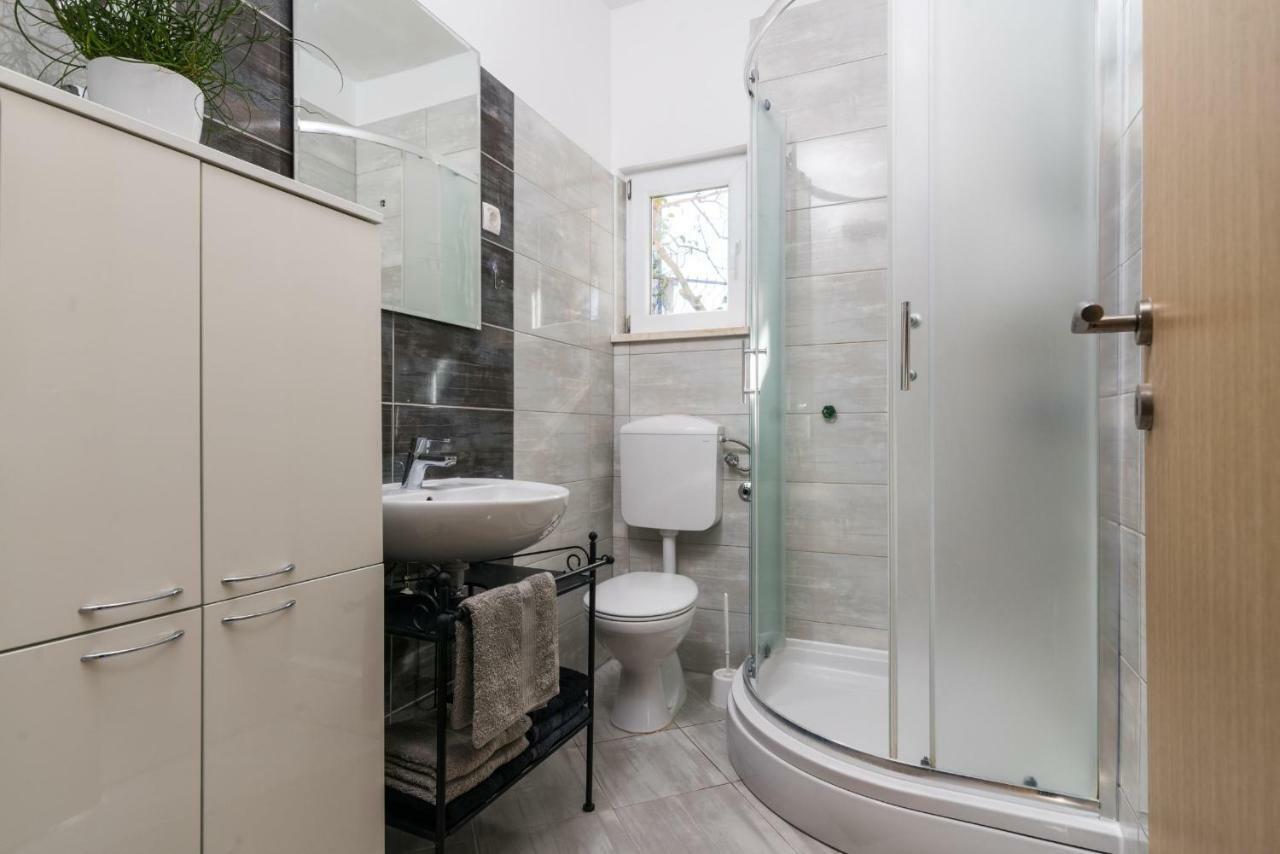 Apartment Okrug Gornji - Trogir With Sea View 外观 照片