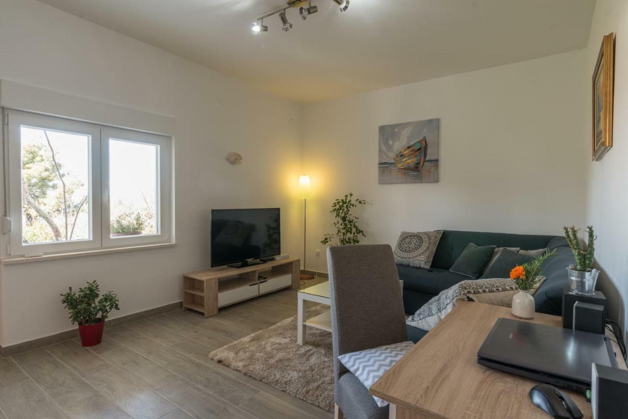 Apartment Okrug Gornji - Trogir With Sea View 外观 照片