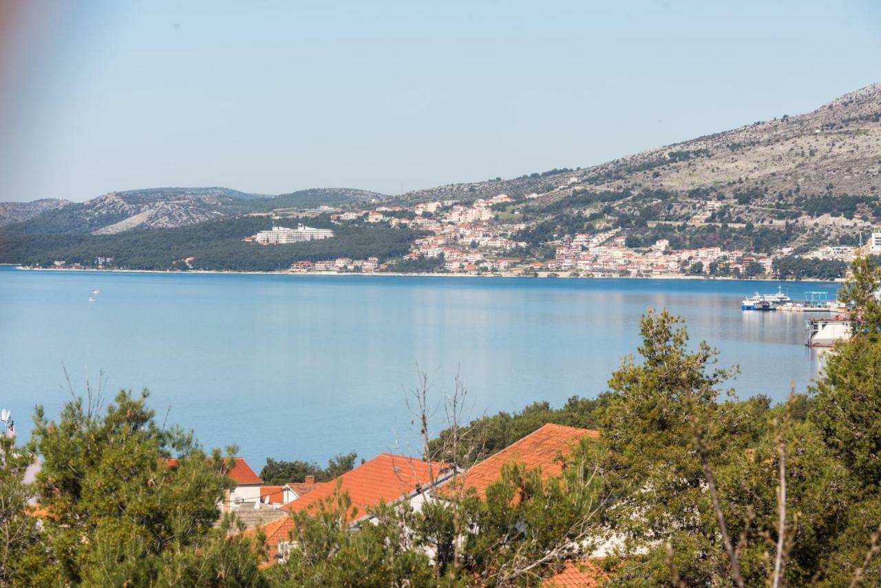 Apartment Okrug Gornji - Trogir With Sea View 外观 照片