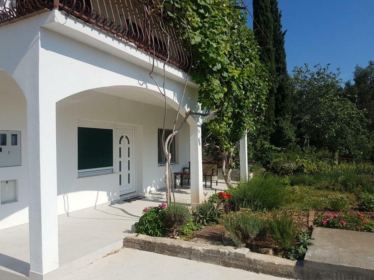 Apartment Okrug Gornji - Trogir With Sea View 外观 照片