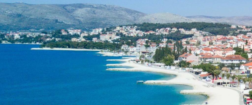 Apartment Okrug Gornji - Trogir With Sea View 外观 照片
